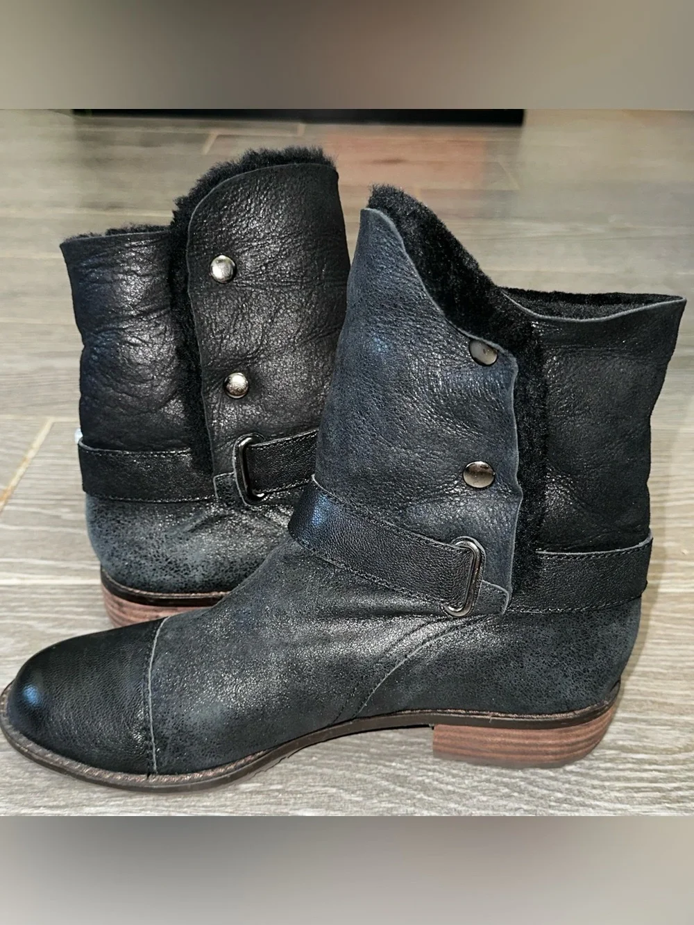 Matt Bernson Tundra Bootie Women’s 9 Black Shearling Lined Roll Down Casual Boot